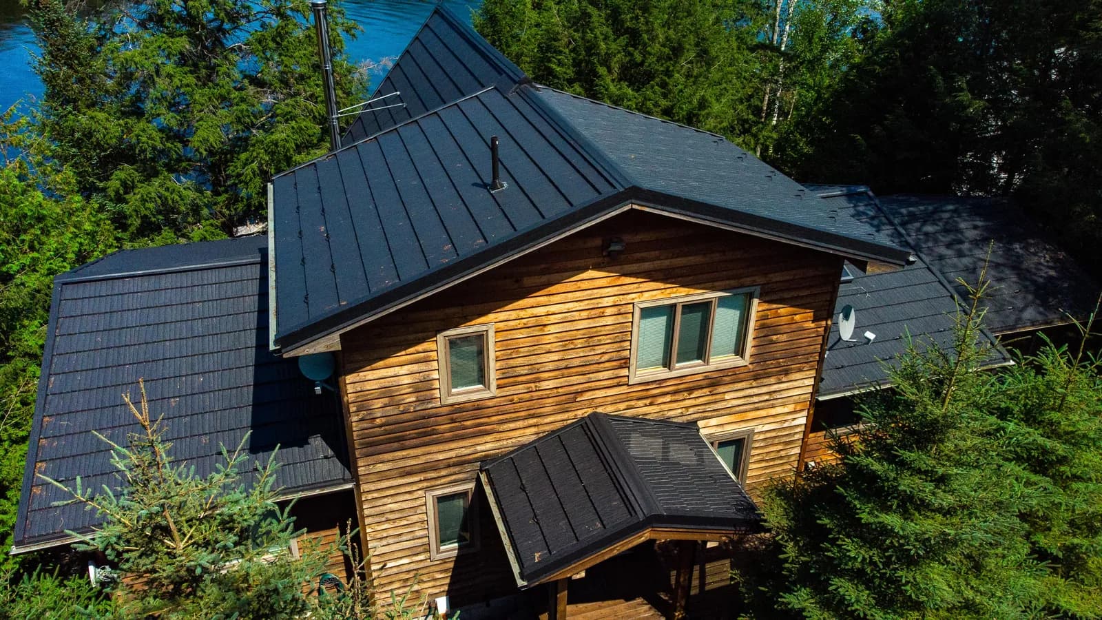 A Highland metal roof on a lakefront cottage in Ontario